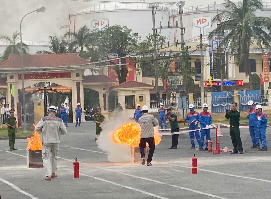 Công ty TNHH Cảng Hải An tham gia Hội thao kỹ thuật chữa cháy 