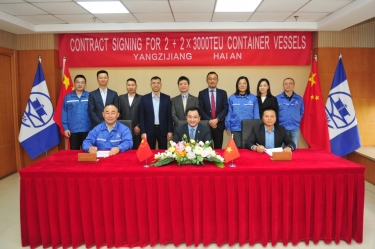 KÝ HĐ ĐÓNG MỚI 02 TÀU 3.000 TEU